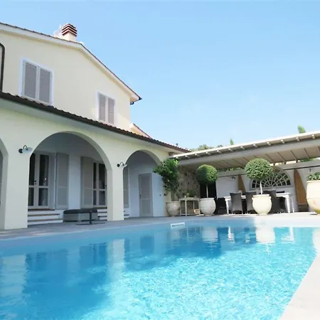 Villa Tre Sorelle Di Toscana Riparbella